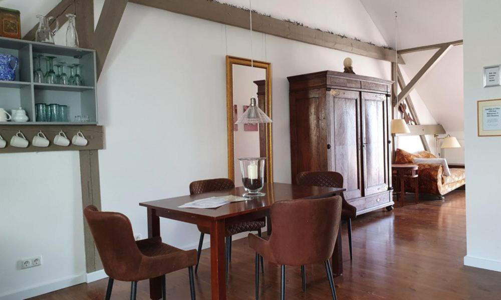 Loggiahaus Am Schloss, 5 Ferienwohnungen, Teils Mit Schloss- Und Seeblick Rheinsberg Eksteriør billede