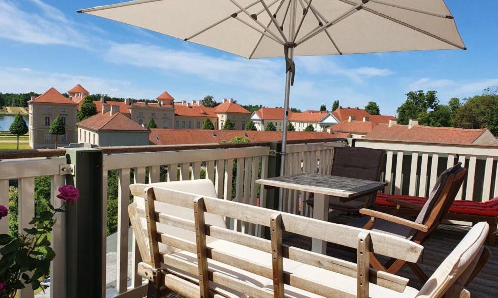 Loggiahaus Am Schloss, 5 Ferienwohnungen, Teils Mit Schloss- Und Seeblick Rheinsberg Eksteriør billede
