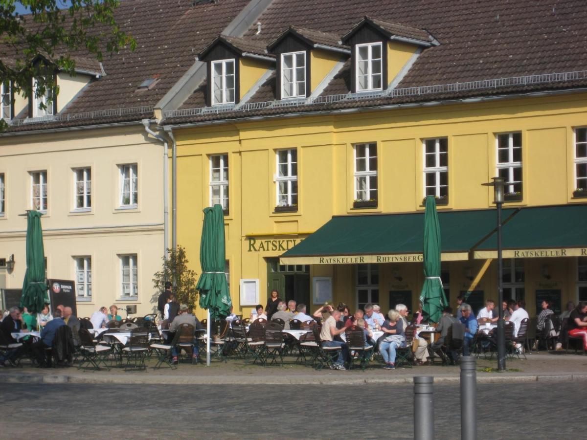Loggiahaus Am Schloss, 5 Ferienwohnungen, Teils Mit Schloss- Und Seeblick Rheinsberg Eksteriør billede